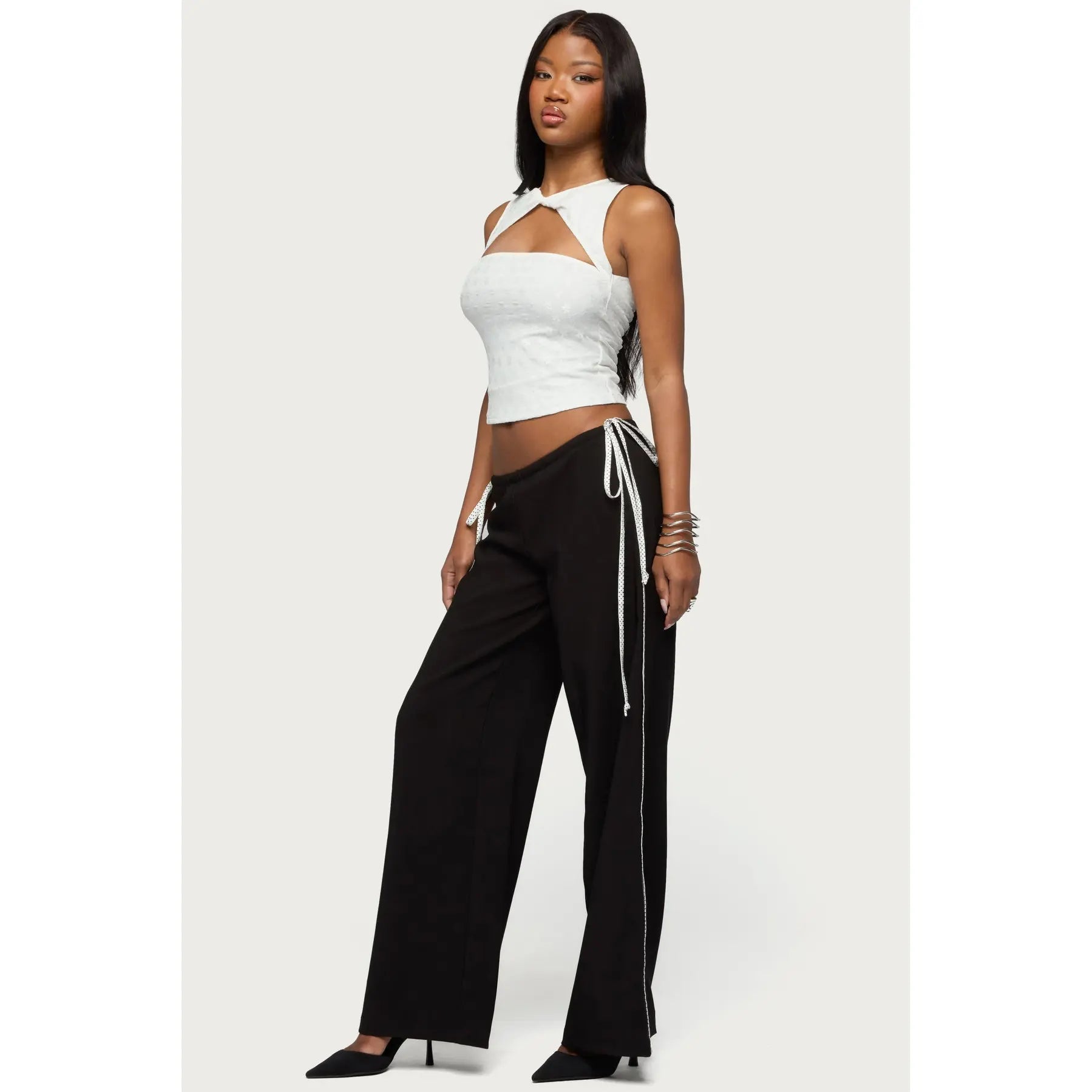 Pantalones anchos con listón