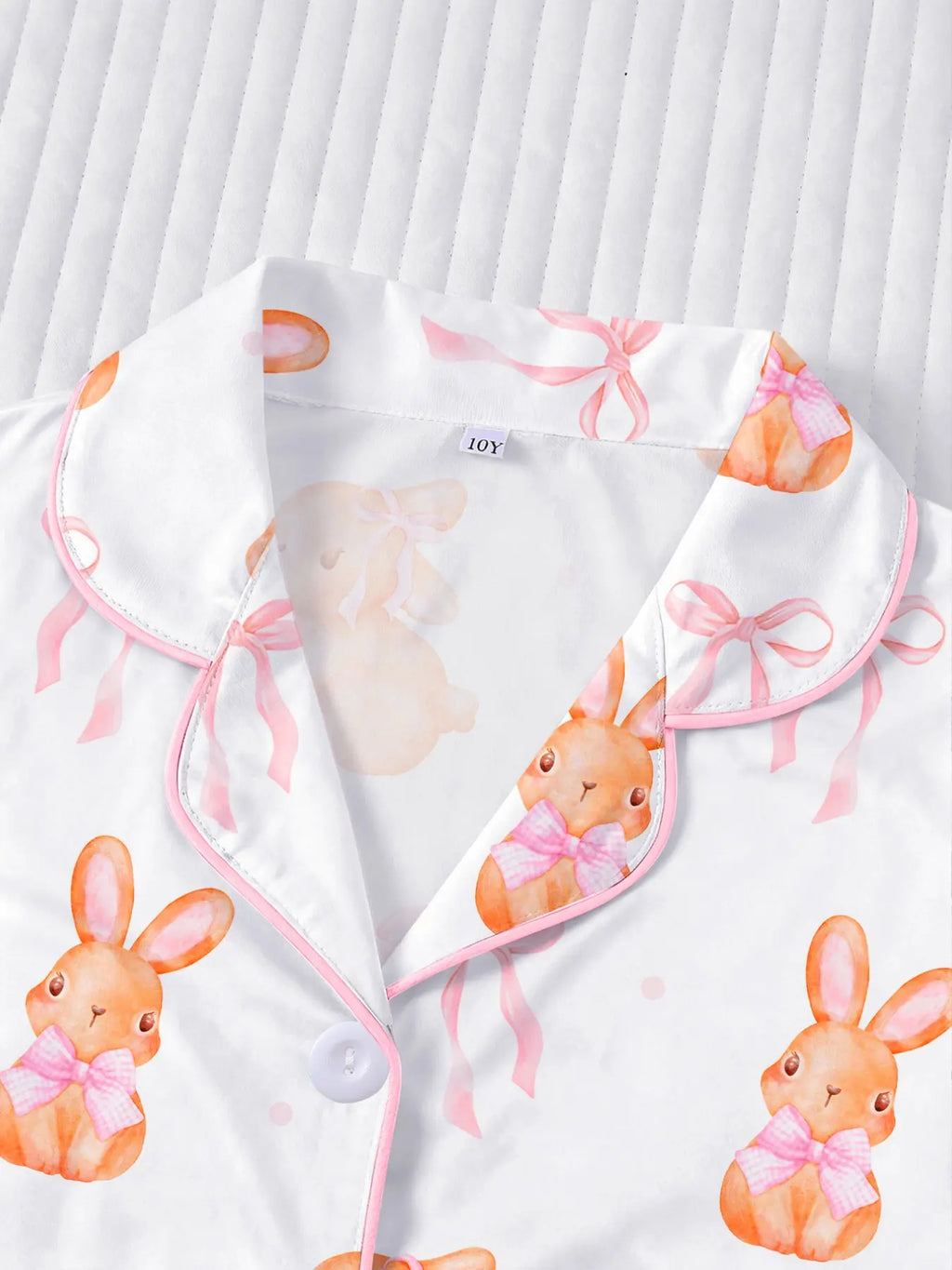 Pijama infantil con conejos